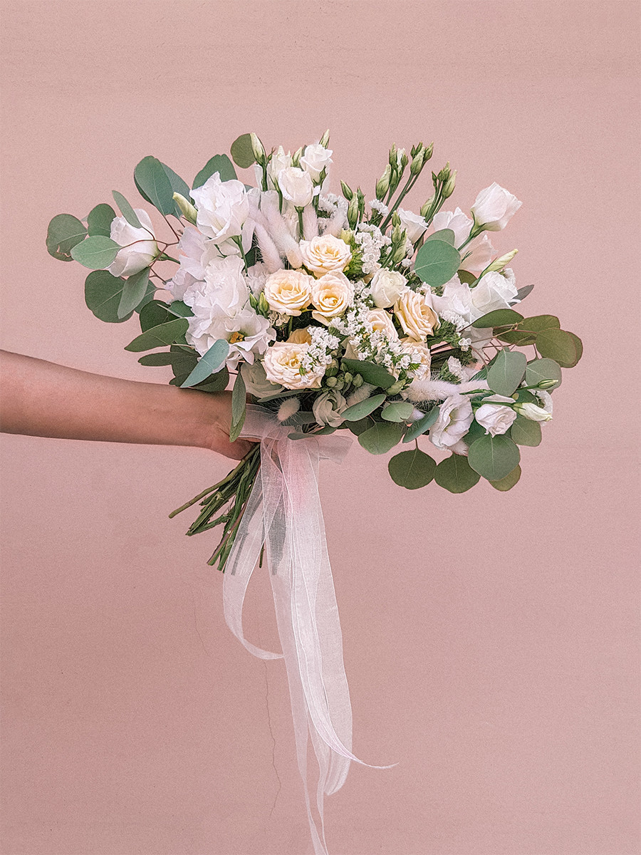 Букет роз с доставкой в Бресте. Орхидея