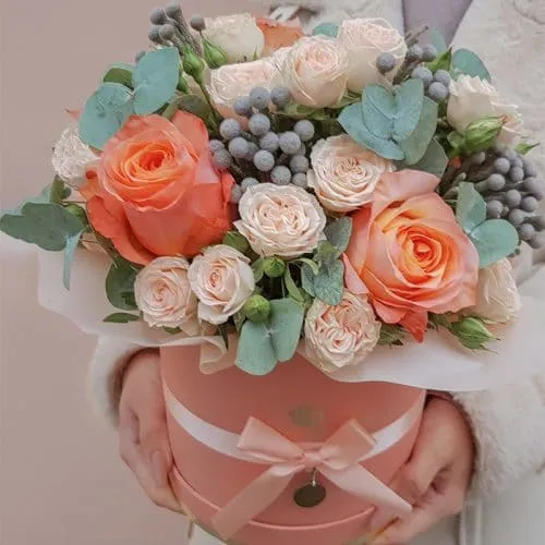Купить Коробка с розами и брунией №207
